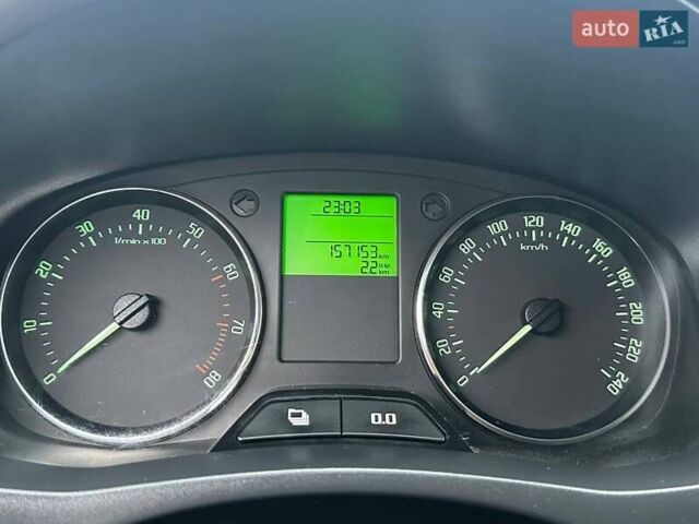 Белый Шкода Фабия, объемом двигателя 1.2 л и пробегом 157 тыс. км за 5500 $, фото 16 на Automoto.ua