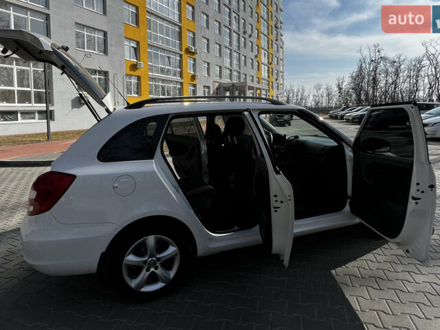 Білий Шкода Фабія, об'ємом двигуна 1.2 л та пробігом 260 тис. км за 6500 $, фото 11 на Automoto.ua