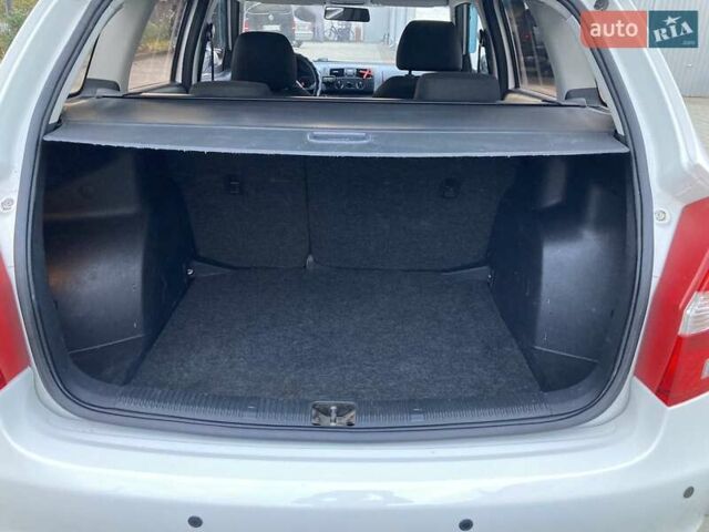 Білий Шкода Фабія, об'ємом двигуна 1.39 л та пробігом 404 тис. км за 5100 $, фото 10 на Automoto.ua
