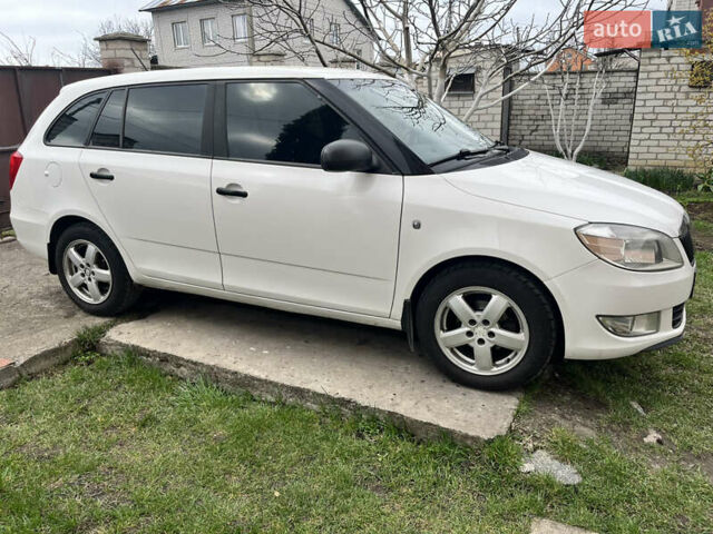 Білий Шкода Фабія, об'ємом двигуна 1.6 л та пробігом 231 тис. км за 6400 $, фото 4 на Automoto.ua