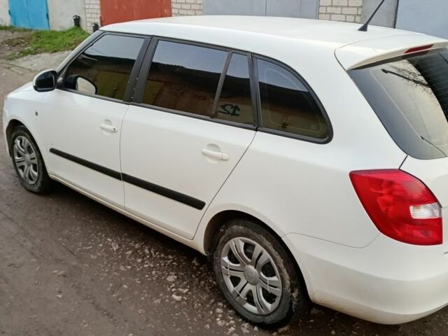 Білий Шкода Фабія, об'ємом двигуна 1.2 л та пробігом 280 тис. км за 5000 $, фото 4 на Automoto.ua