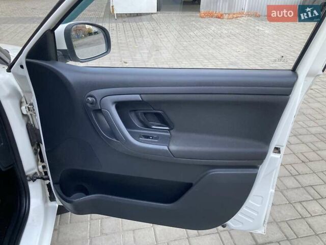 Білий Шкода Фабія, об'ємом двигуна 1.39 л та пробігом 404 тис. км за 5100 $, фото 14 на Automoto.ua