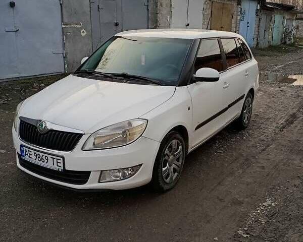 Білий Шкода Фабія, об'ємом двигуна 1.2 л та пробігом 280 тис. км за 5000 $, фото 7 на Automoto.ua