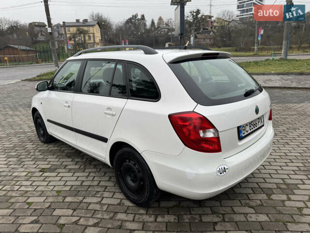 Белый Шкода Фабия, объемом двигателя 1.2 л и пробегом 261 тыс. км за 4350 $, фото 6 на Automoto.ua
