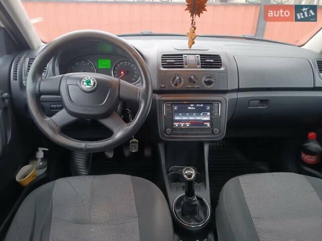 Белый Шкода Фабия, объемом двигателя 1.39 л и пробегом 266 тыс. км за 6500 $, фото 27 на Automoto.ua