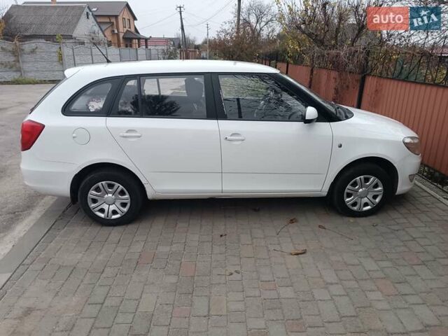 Белый Шкода Фабия, объемом двигателя 1.39 л и пробегом 266 тыс. км за 6500 $, фото 17 на Automoto.ua