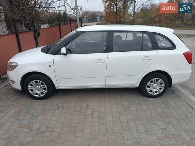 Белый Шкода Фабия, объемом двигателя 1.39 л и пробегом 266 тыс. км за 6500 $, фото 15 на Automoto.ua