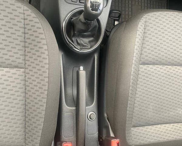 Білий Шкода Фабія, об'ємом двигуна 1.39 л та пробігом 118 тис. км за 6300 $, фото 2 на Automoto.ua