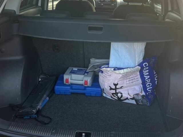 Белый Шкода Фабия, объемом двигателя 1.2 л и пробегом 192 тыс. км за 7000 $, фото 4 на Automoto.ua