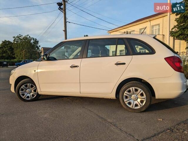 Белый Шкода Фабия, объемом двигателя 1.6 л и пробегом 289 тыс. км за 6700 $, фото 38 на Automoto.ua