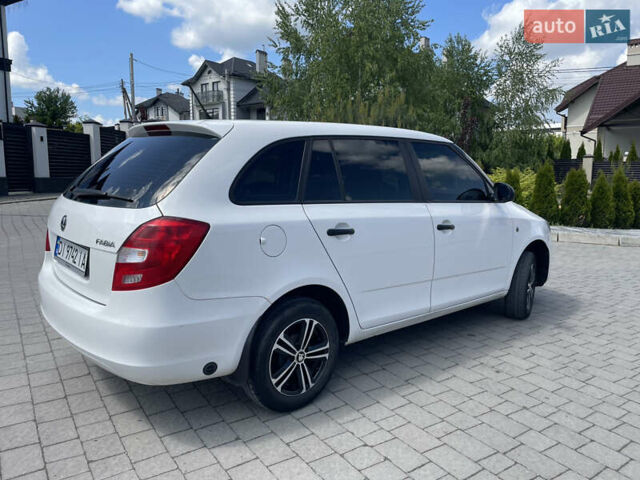 Білий Шкода Фабія, об'ємом двигуна 1.2 л та пробігом 297 тис. км за 5600 $, фото 5 на Automoto.ua