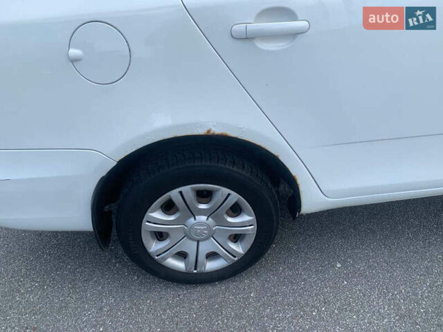 Білий Шкода Фабія, об'ємом двигуна 1.39 л та пробігом 118 тис. км за 6300 $, фото 8 на Automoto.ua