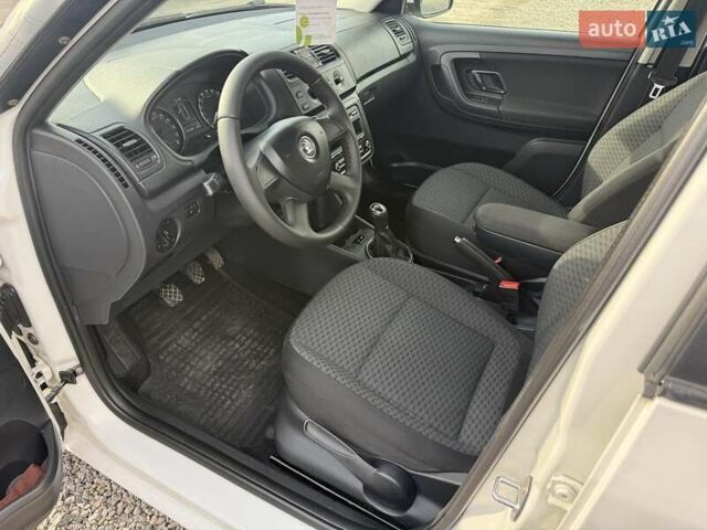 Білий Шкода Фабія, об'ємом двигуна 1.6 л та пробігом 149 тис. км за 6700 $, фото 16 на Automoto.ua