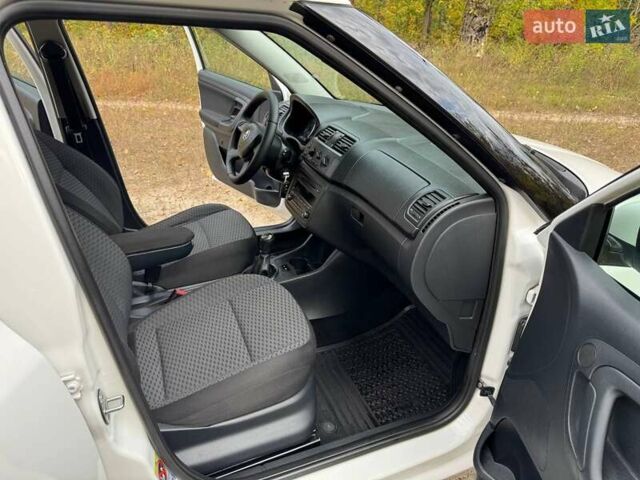 Білий Шкода Фабія, об'ємом двигуна 1.6 л та пробігом 149 тис. км за 6700 $, фото 44 на Automoto.ua
