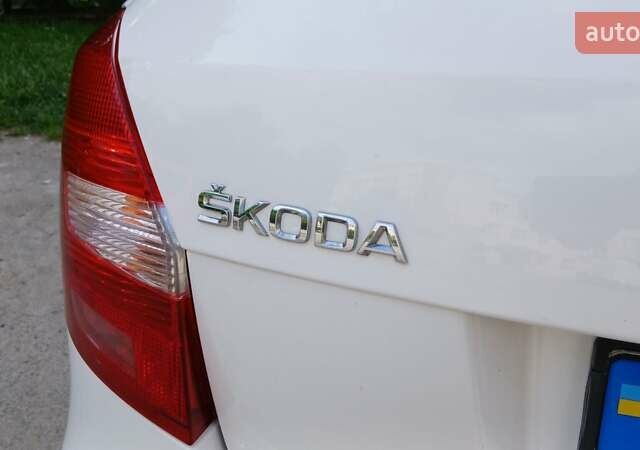Білий Шкода Фабія, об'ємом двигуна 1.2 л та пробігом 305 тис. км за 4950 $, фото 21 на Automoto.ua
