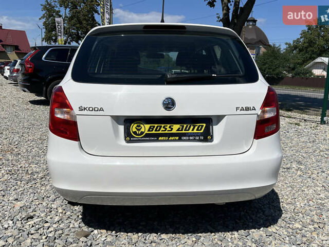 Белый Шкода Фабия, объемом двигателя 1.39 л и пробегом 266 тыс. км за 6800 $, фото 4 на Automoto.ua