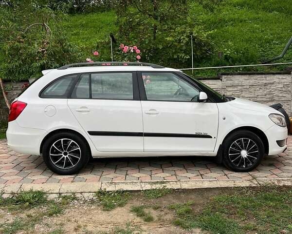 Белый Шкода Фабия, объемом двигателя 1.2 л и пробегом 250 тыс. км за 5200 $, фото 35 на Automoto.ua