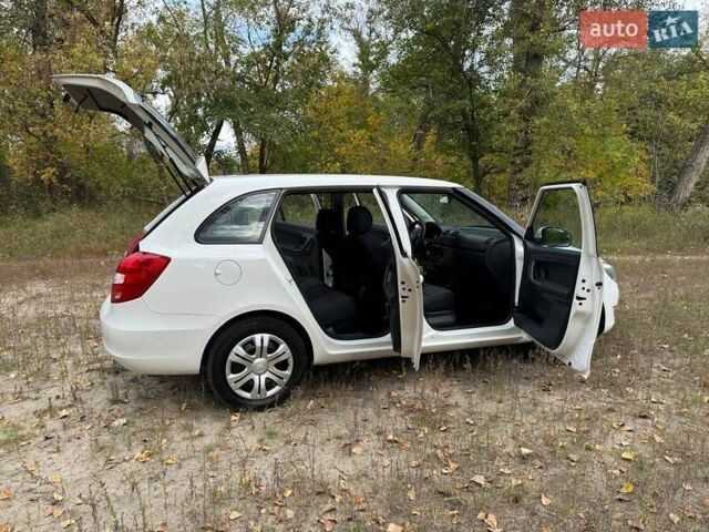 Білий Шкода Фабія, об'ємом двигуна 1.6 л та пробігом 149 тис. км за 6700 $, фото 63 на Automoto.ua