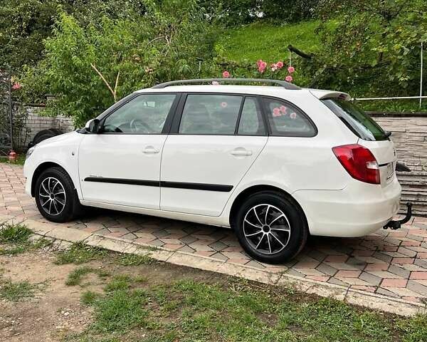 Белый Шкода Фабия, объемом двигателя 1.2 л и пробегом 250 тыс. км за 5200 $, фото 26 на Automoto.ua