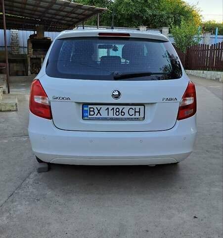 Белый Шкода Фабия, объемом двигателя 1.6 л и пробегом 272 тыс. км за 6500 $, фото 1 на Automoto.ua