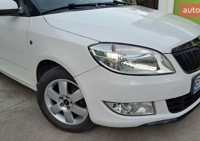 Белый Шкода Фабия, объемом двигателя 1.6 л и пробегом 272 тыс. км за 6500 $, фото 3 на Automoto.ua