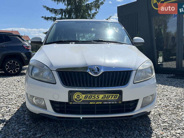 Белый Шкода Фабия, объемом двигателя 1.39 л и пробегом 266 тыс. км за 6800 $, фото 1 на Automoto.ua