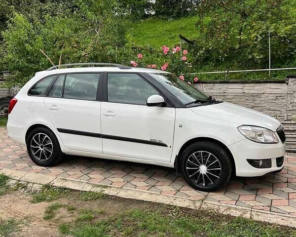 Белый Шкода Фабия, объемом двигателя 1.2 л и пробегом 250 тыс. км за 5200 $, фото 36 на Automoto.ua
