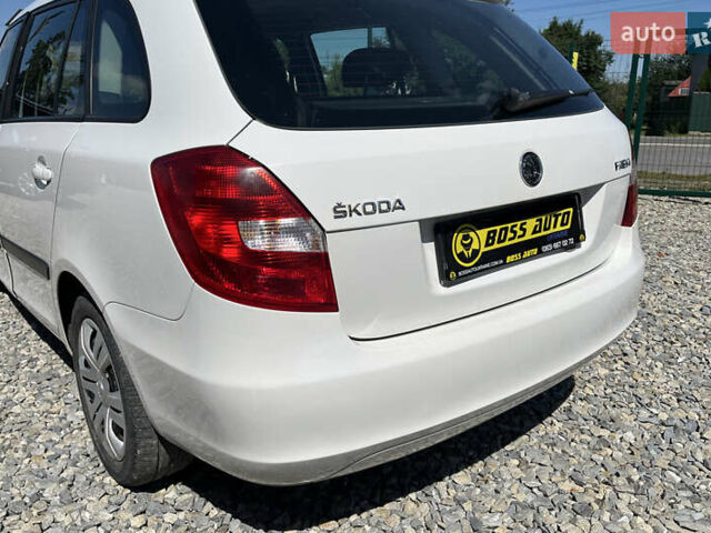 Белый Шкода Фабия, объемом двигателя 1.39 л и пробегом 266 тыс. км за 6800 $, фото 7 на Automoto.ua