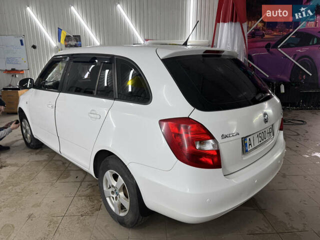 Белый Шкода Фабия, объемом двигателя 1.6 л и пробегом 300 тыс. км за 6350 $, фото 16 на Automoto.ua