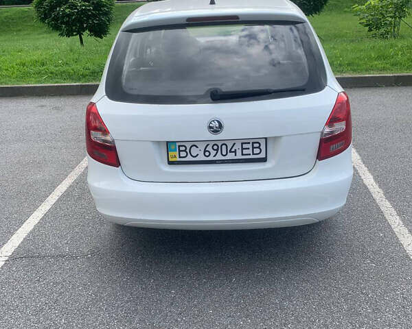 Білий Шкода Фабія, об'ємом двигуна 1.39 л та пробігом 118 тис. км за 6300 $, фото 10 на Automoto.ua