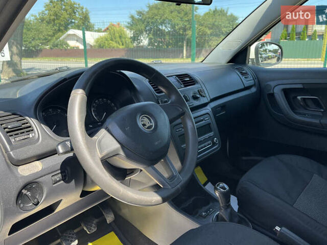 Белый Шкода Фабия, объемом двигателя 1.39 л и пробегом 266 тыс. км за 6800 $, фото 10 на Automoto.ua