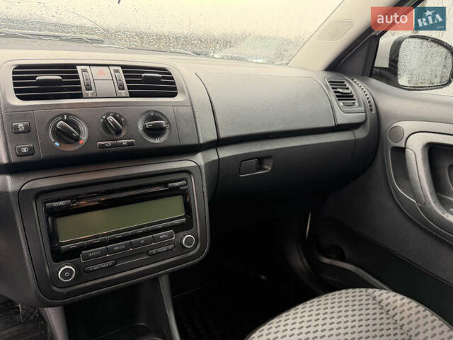 Белый Шкода Фабия, объемом двигателя 1.6 л и пробегом 233 тыс. км за 6500 $, фото 39 на Automoto.ua