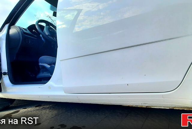 Білий Шкода Фабія, об'ємом двигуна 1.6 л та пробігом 251 тис. км за 4999 $, фото 6 на Automoto.ua