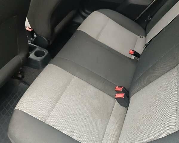 Білий Шкода Фабія, об'ємом двигуна 1.2 л та пробігом 182 тис. км за 4850 $, фото 4 на Automoto.ua