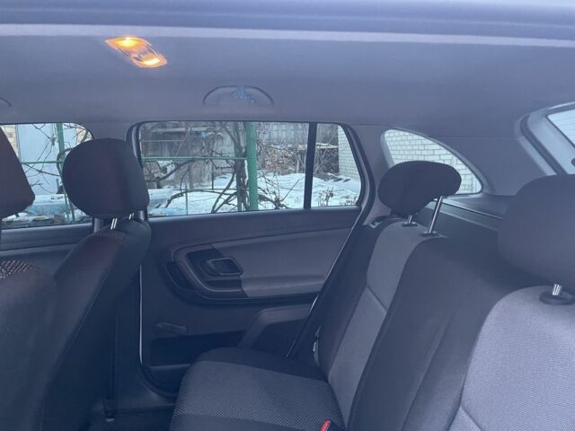 Белый Шкода Фабия, объемом двигателя 1.2 л и пробегом 208 тыс. км за 5300 $, фото 13 на Automoto.ua