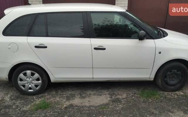 Білий Шкода Фабія, об'ємом двигуна 1.4 л та пробігом 260 тис. км за 5500 $, фото 21 на Automoto.ua