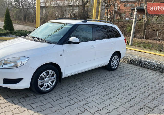 Белый Шкода Фабия, объемом двигателя 1.6 л и пробегом 226 тыс. км за 6850 $, фото 9 на Automoto.ua
