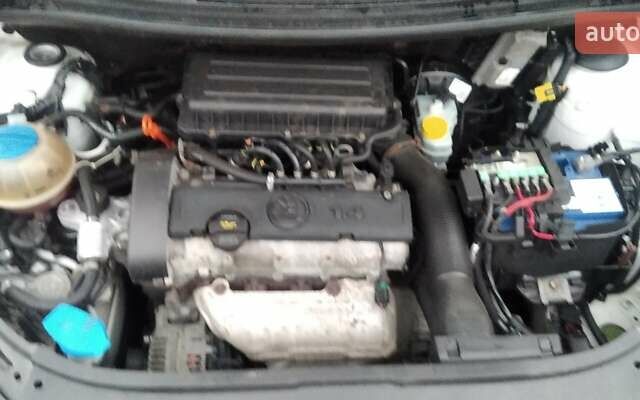 Білий Шкода Фабія, об'ємом двигуна 1.4 л та пробігом 260 тис. км за 5500 $, фото 26 на Automoto.ua