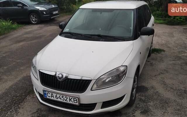 Білий Шкода Фабія, об'ємом двигуна 1.4 л та пробігом 260 тис. км за 5500 $, фото 27 на Automoto.ua
