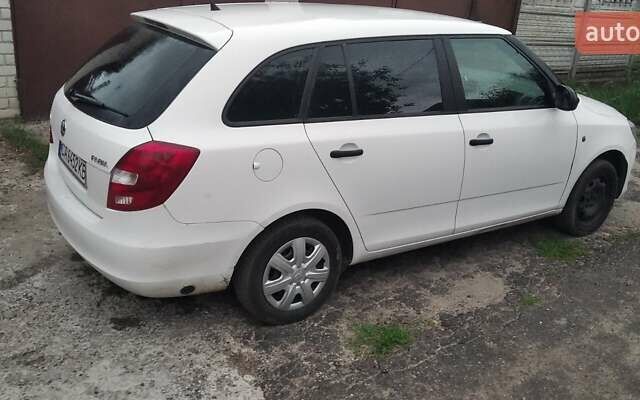 Білий Шкода Фабія, об'ємом двигуна 1.4 л та пробігом 260 тис. км за 5500 $, фото 12 на Automoto.ua