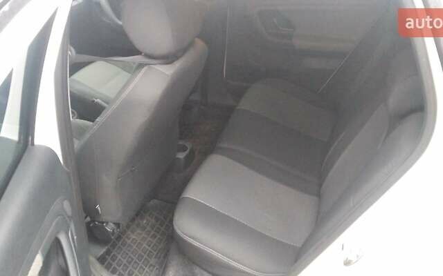 Білий Шкода Фабія, об'ємом двигуна 1.4 л та пробігом 260 тис. км за 5500 $, фото 32 на Automoto.ua