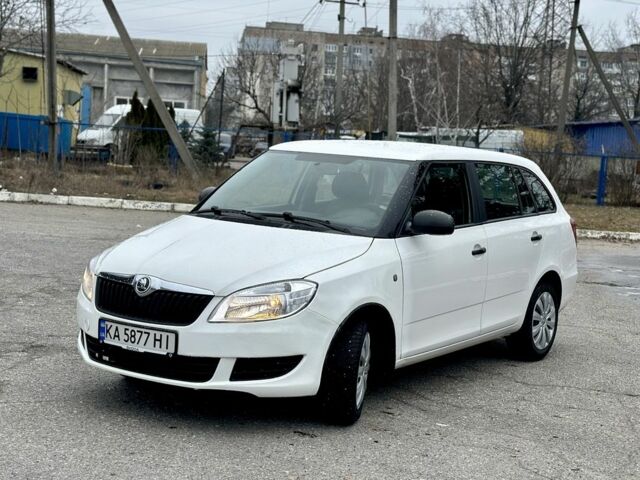 Белый Шкода Фабия, объемом двигателя 1.2 л и пробегом 270 тыс. км за 4999 $, фото 5 на Automoto.ua