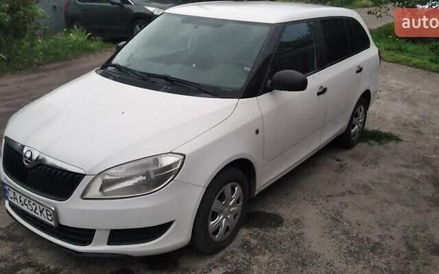 Білий Шкода Фабія, об'ємом двигуна 1.4 л та пробігом 260 тис. км за 5500 $, фото 15 на Automoto.ua