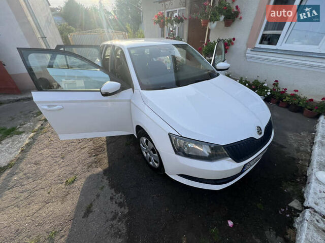 Білий Шкода Фабія, об'ємом двигуна 1.4 л та пробігом 230 тис. км за 8500 $, фото 5 на Automoto.ua