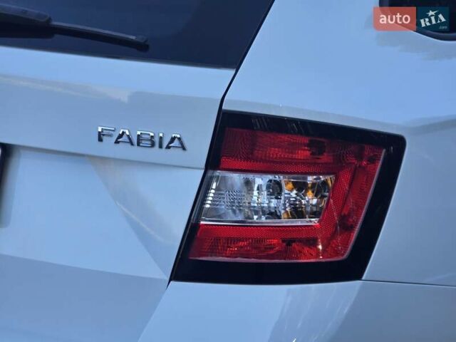 Белый Шкода Фабия, объемом двигателя 1.2 л и пробегом 198 тыс. км за 11499 $, фото 24 на Automoto.ua