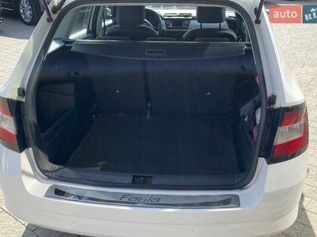 Белый Шкода Фабия, объемом двигателя 1 л и пробегом 82 тыс. км за 6700 $, фото 6 на Automoto.ua