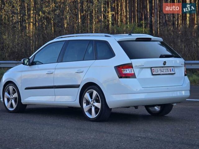 Белый Шкода Фабия, объемом двигателя 1.2 л и пробегом 198 тыс. км за 11499 $, фото 4 на Automoto.ua