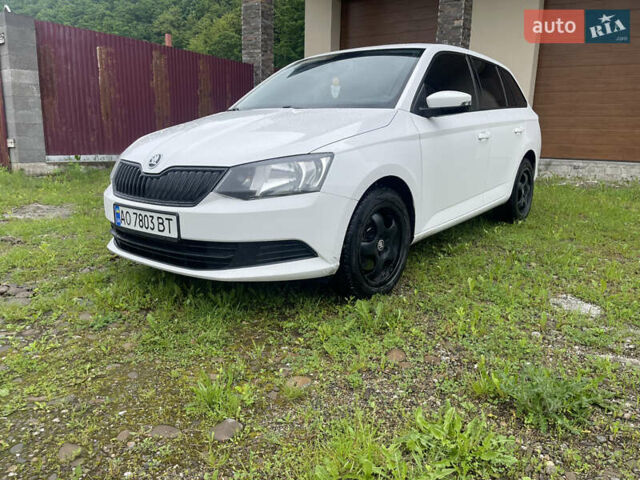 Белый Шкода Фабия, объемом двигателя 1.42 л и пробегом 270 тыс. км за 6500 $, фото 3 на Automoto.ua