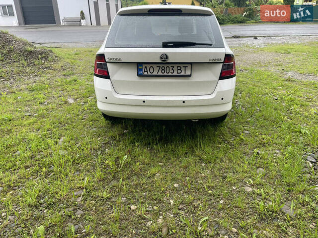 Белый Шкода Фабия, объемом двигателя 1.42 л и пробегом 270 тыс. км за 6500 $, фото 5 на Automoto.ua