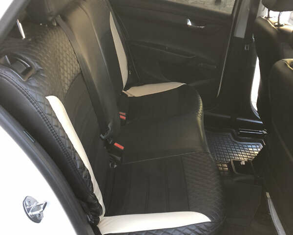Білий Шкода Фабія, об'ємом двигуна 1.42 л та пробігом 303 тис. км за 7100 $, фото 17 на Automoto.ua